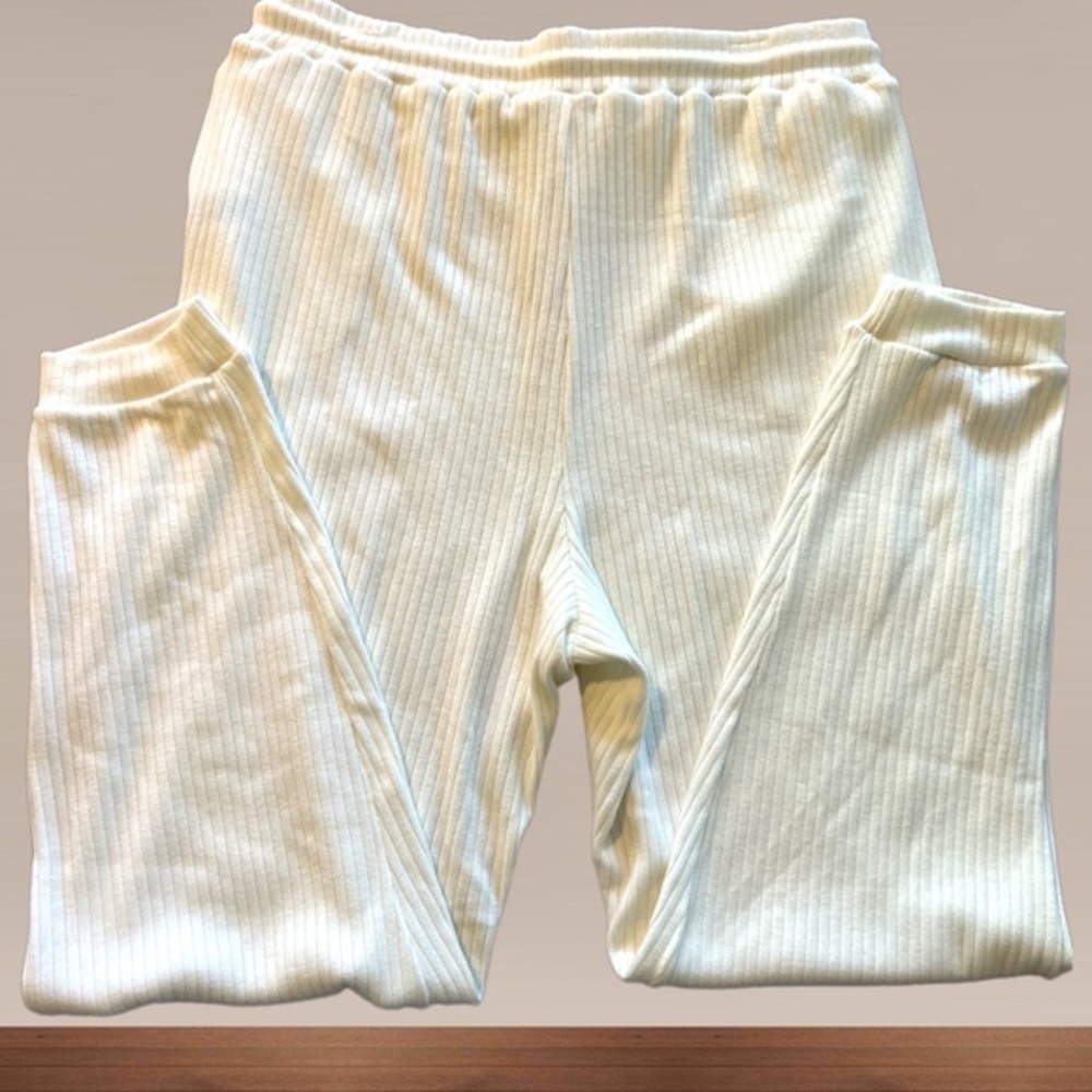 COPPER Key Ribbed Drawstring Jogger Pants with Pockets in Off White. - Picture 4 of 12